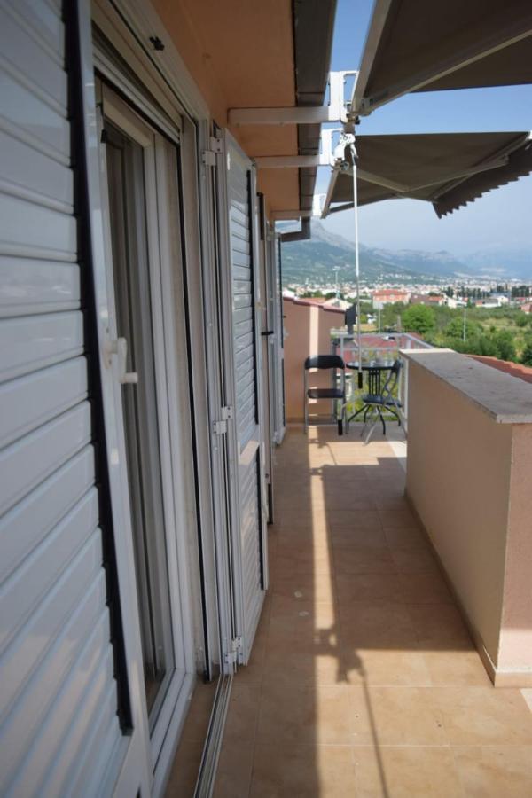 Apartments Marta Kaštel Novi Exterior foto